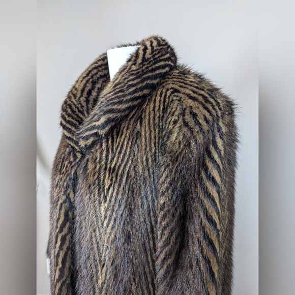 Vintage Montreal Fur Coat – Chevron Striped Let-Out Design, - Picture 5 of 13
